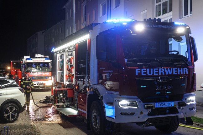 K�chenbrand in einem Mehrparteienwohnhaus in Schwanenstadt rasch gel�scht