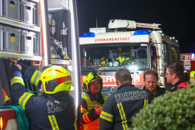 K�chenbrand in einem Mehrparteienwohnhaus in Schwanenstadt rasch gel�scht