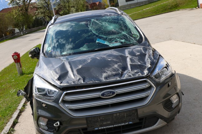 Auto�berschlag: Gl�ck im Ungl�ck bei schwerem Verkehrsunfall in Vorderstoder