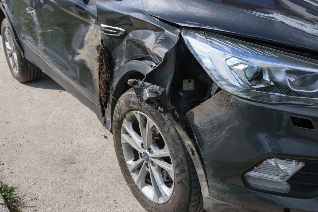 Auto�berschlag: Gl�ck im Ungl�ck bei schwerem Verkehrsunfall in Vorderstoder