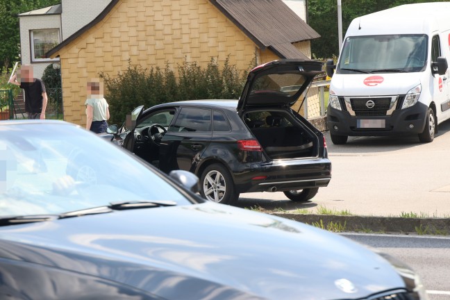 Motorradlenker bei Kollision mit PKW bei Tankstellenzufahrt in Ottensheim schwer verletzt