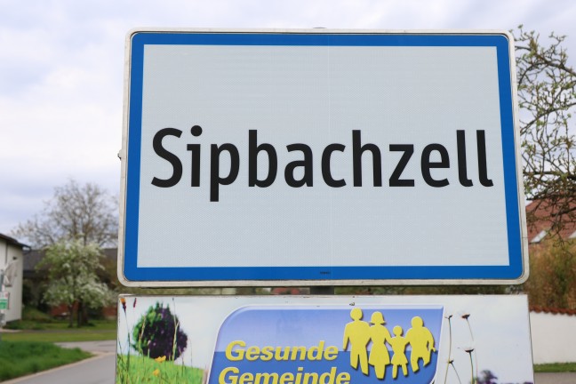 T�dlicher Unfall: Landwirt (53) geriet bei Feldarbeiten in Sipbachzell unter Egge an einem Traktor