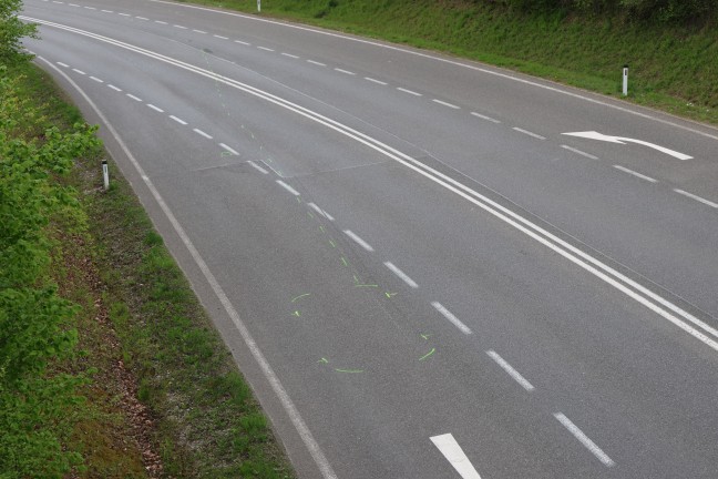 Streifkollision zwischen PKW und LKW-Zugmaschine auf Steyrer Stra�e bei Dietach endet glimpflich