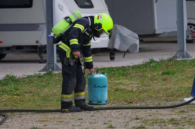 Gasaustritt: Feuerwehr zu ausstr�mender Propangasflasche in Wei�kirchen an der Traun gerufen