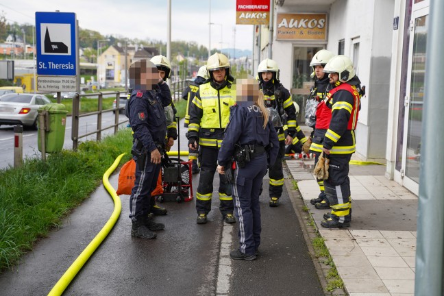 Angebranntes Abendessen: Drei Feuerwehren in einem Mehrparteienwohnhaus in Leonding im Einsatz
