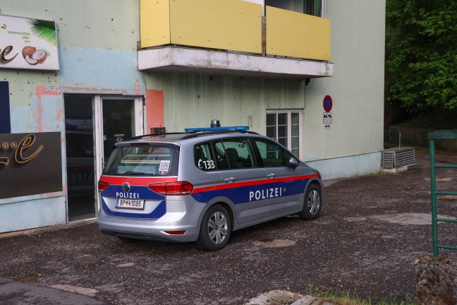 Angebranntes Abendessen: Drei Feuerwehren in einem Mehrparteienwohnhaus in Leonding im Einsatz