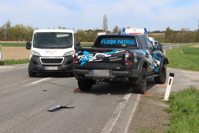 F�nf Verletzte bei Verkehrsunfall mit vier beteiligten Fahrzeugen auf Rieder Stra�e bei Rottenbach