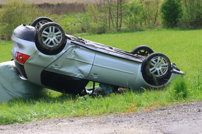 F�nf Verletzte bei Verkehrsunfall mit vier beteiligten Fahrzeugen auf Rieder Stra�e bei Rottenbach