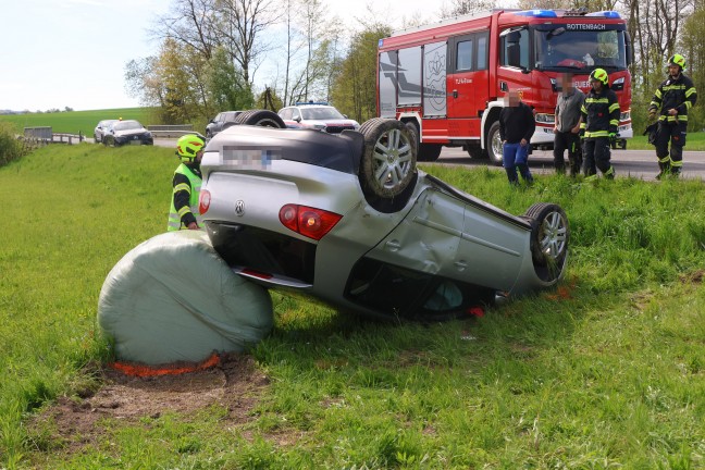 F�nf Verletzte bei Verkehrsunfall mit vier beteiligten Fahrzeugen auf Rieder Stra�e bei Rottenbach