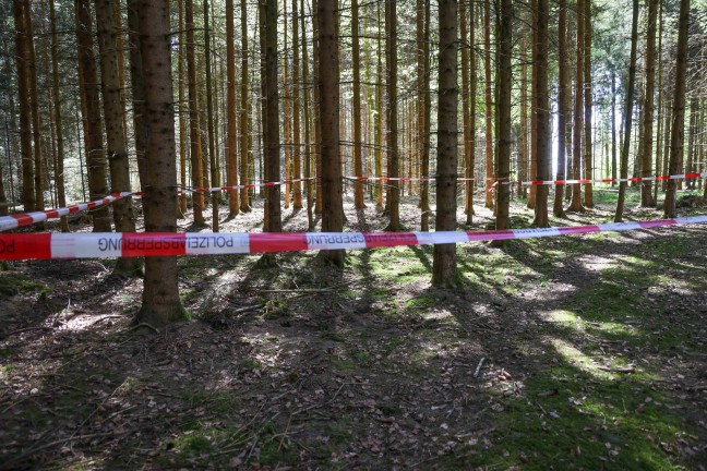 Polizeieinsatz nach Fund eines mutma�lichen Kriegsrelikts in Feldkirchen bei Mattighofen