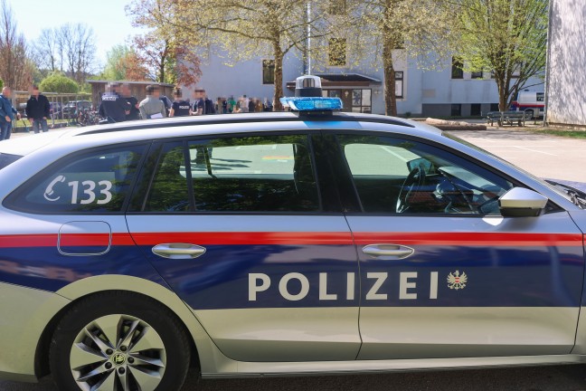 Bombendrohung: Schulzentrum in Neuhofen an der Krems nach Drohung ger�umt