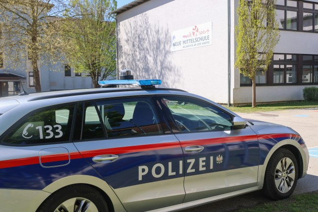 Bombendrohung: Schulzentrum in Neuhofen an der Krems nach Drohung ger�umt