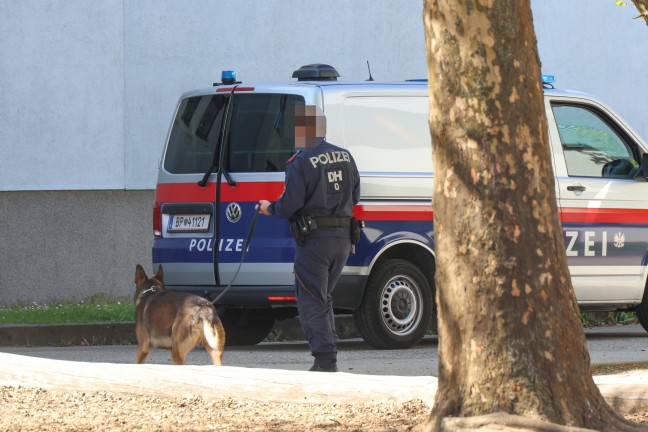 Bombendrohung: Schulzentrum in Neuhofen an der Krems nach Drohung ger�umt