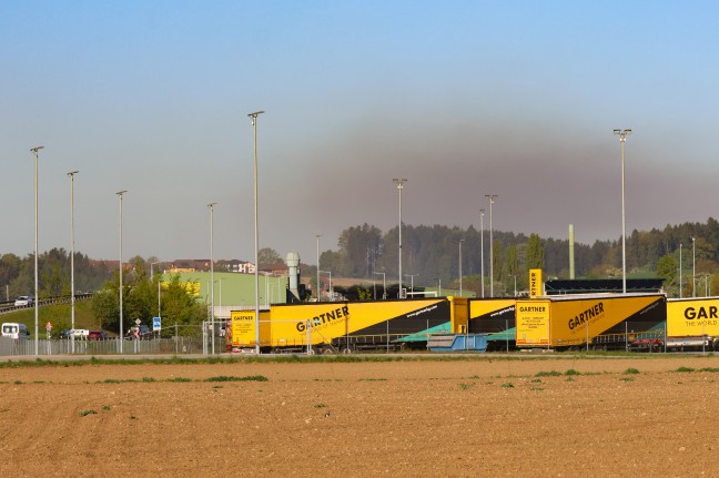 Drei Verletzte bei Brand auf einem Schrottplatz in Edt bei Lambach