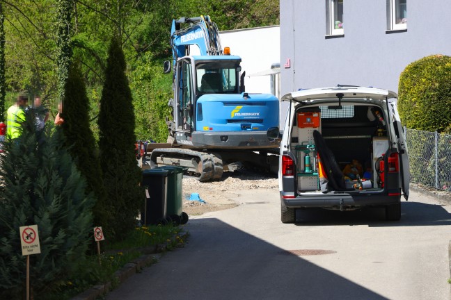 Gasaustritt: Gasleitung in Lambach bei Grabungsarbeiten mit Bagger besch�digt