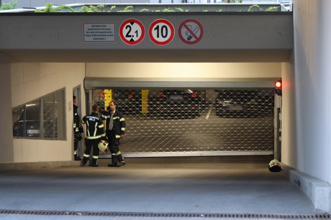 Ramponiertes Tiefgaragentor eines Mehrparteienwohnhauses in Wels-Neustadt sorgte f�r Einsatz