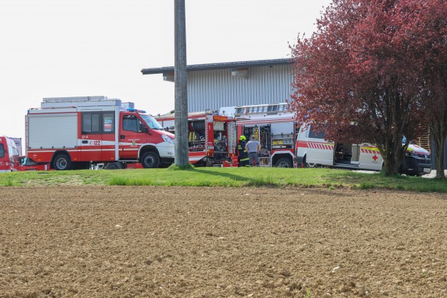 Brandmelder ausgel�st: Zwei Feuerwehren bei Brand bei einem Unternehmen in Schiedlberg im Einsatz