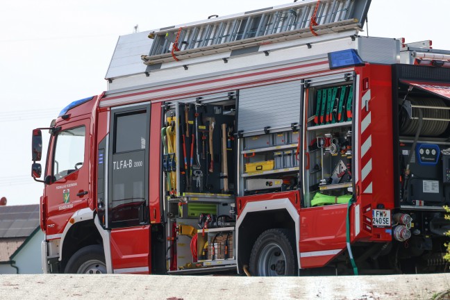 Brandmelder ausgel�st: Zwei Feuerwehren bei Brand bei einem Unternehmen in Schiedlberg im Einsatz