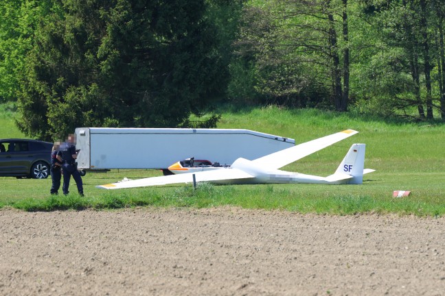 Flugzeugabsturz: Absturz eines Segelflugzeuges auf Flugplatz in Pupping fordert zwei Verletzte