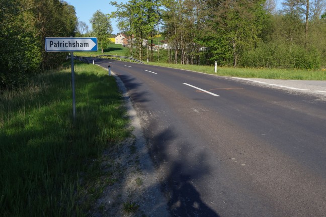 T�dlicher Verkehrsunfall: E-Biker (87) starb bei Kollision mit PKW in St. Willibald