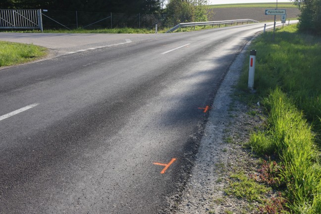 T�dlicher Verkehrsunfall: E-Biker (87) starb bei Kollision mit PKW in St. Willibald