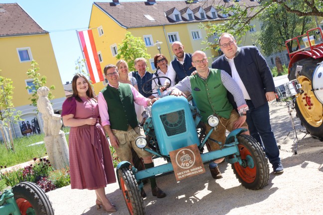Maibaumfest in Wels-Vogelweide: B�rgermeister Rabl (FP�) mit Zukunftsversprechen vor gro�em Publikum