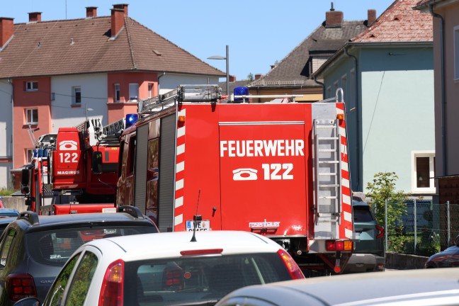 Essen wieder vergessen: Einsatzkr�fte zweier Feuerwehren in Wohnung in Wels-Vogelweide im Einsatz