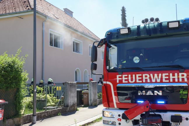 Essen wieder vergessen: Einsatzkr�fte zweier Feuerwehren in Wohnung in Wels-Vogelweide im Einsatz