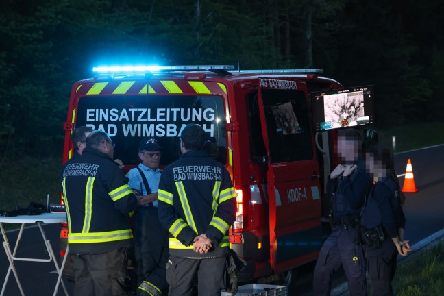 Verd�chtige Reifenspuren: Gr��erer Einsatz der Feuerwehr bei vermutetem Waldbrand in Stadl-Paura