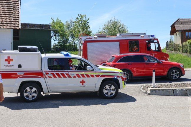 Gro�angelegte Personensuche nach Unfalllenker nach n�chtlichem Verkehrsunfall in Stroheim