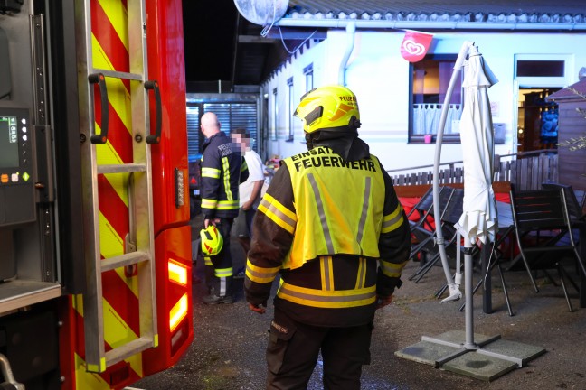 Schnell gel�scht: Brand bei einem Grillrestaurant in Ohlsdorf fordert vier Verletzte
