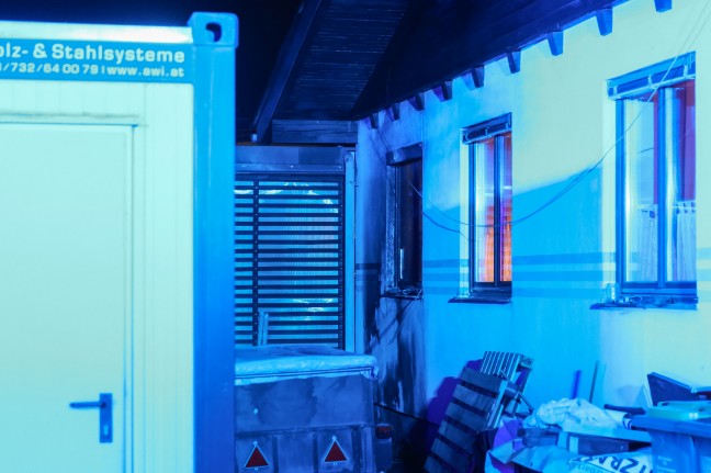 Schnell gel�scht: Brand bei einem Grillrestaurant in Ohlsdorf fordert vier Verletzte