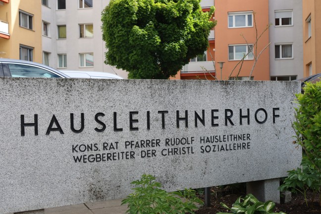 Verweste Leiche: Tochter lebte wochenlang in einer Wohnung in Wels-Neustadt neben toter Mutter (86)