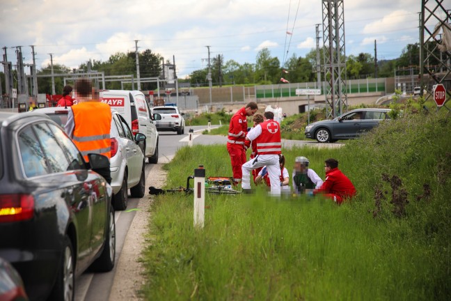 Schwer verletzt: Person beim Queren einer Stra�e in Marchtrenk von Fahrzeug erfasst