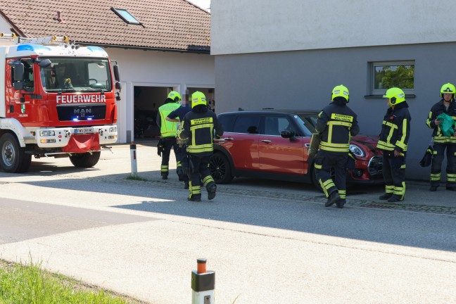 Kreuzungscrash zwischen zwei PKW in Steinerkirchen an der Traun endet glimpflich