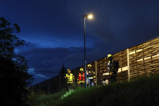 Rauchentwicklung aus Stra�enlaterne sorgte f�r Einsatz der Feuerwehr in Ansfelden