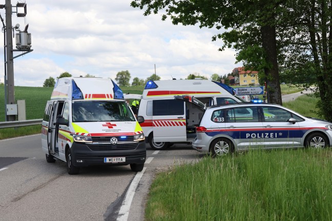 Auffahrunfall mit drei beteiligten Autos in Pichl bei Wels fordert vier Verletzte
