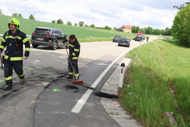 Auffahrunfall mit drei beteiligten Autos in Pichl bei Wels fordert vier Verletzte