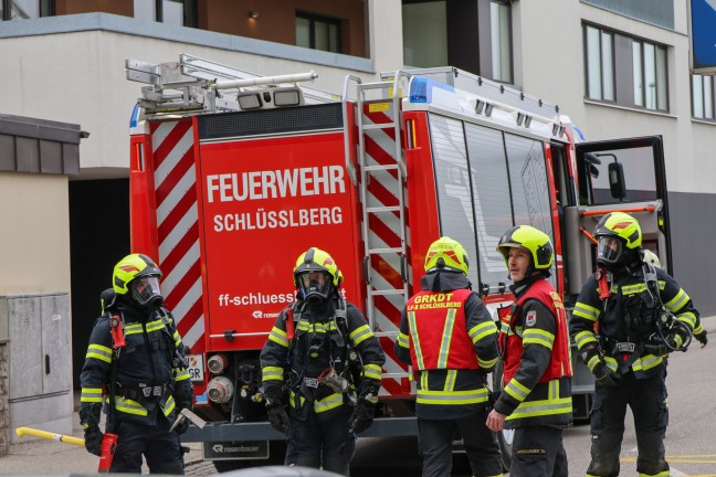 Drei Feuerwehren bei Brand in einem gr��eren Geb�ude in Grieskirchen im Einsatz