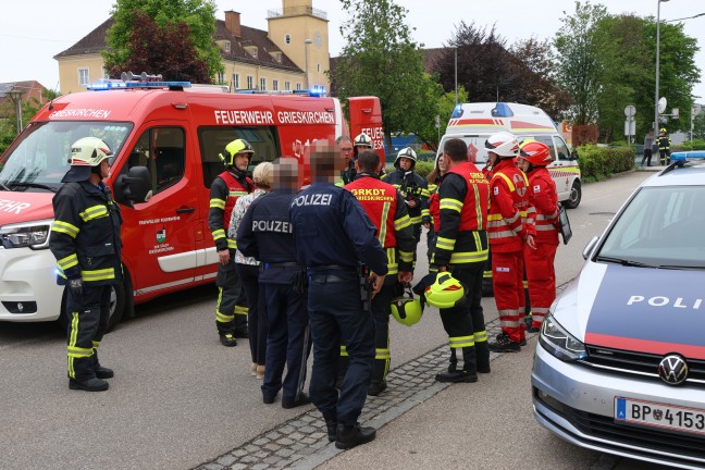 Drei Feuerwehren bei Brand in einem gr��eren Geb�ude in Grieskirchen im Einsatz