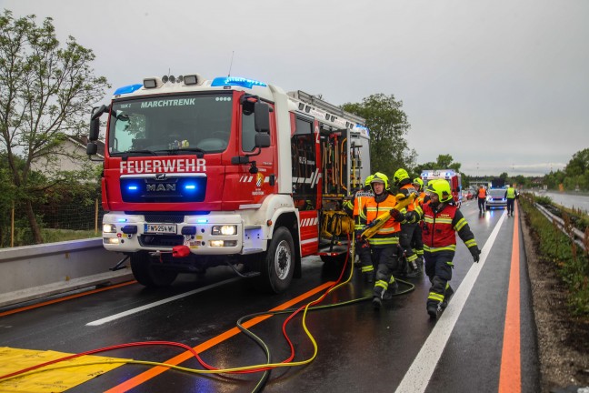 Personenrettung nach schwerem Verkehrsunfall im Baustellenbereich der Welser Autobahn bei Marchtrenk