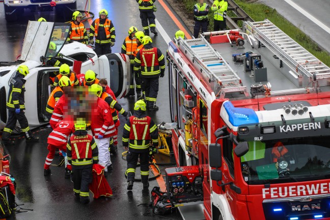 Personenrettung nach schwerem Verkehrsunfall im Baustellenbereich der Welser Autobahn bei Marchtrenk
