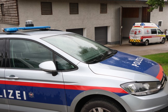 Zwei Feuerwehren zu Brandeinsatz bei landwirtschaftlichem Geb�ude in Regau alarmiert