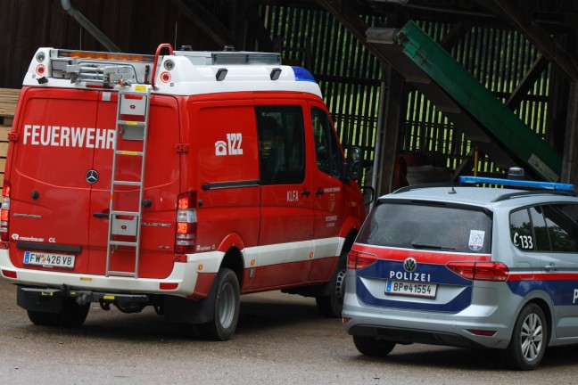 Zwei Feuerwehren zu Brandeinsatz bei landwirtschaftlichem Geb�ude in Regau alarmiert