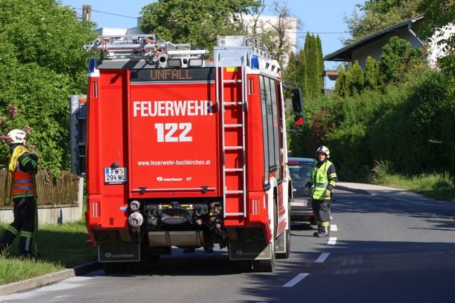 Drei Verletzte: Missgl�cktes �berholman�ver in Buchkirchen endet mit Frontalcrash zweier PKW