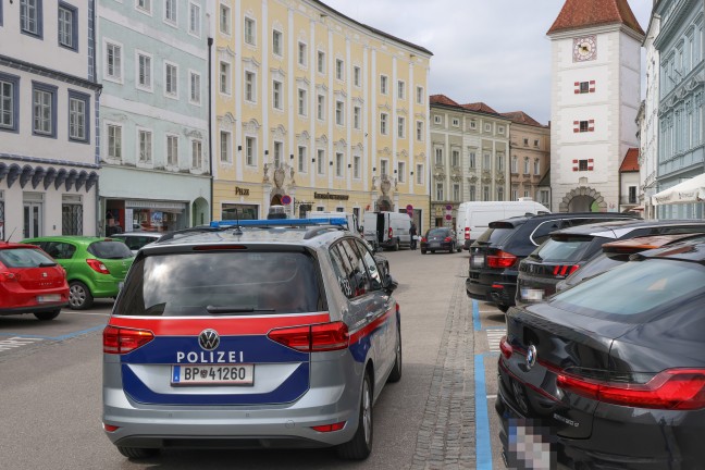 Schwer bewaffnet: Gr��erer Polizeieinsatz im Rathaus in Wels-Innenstadt sorgte f�r Aufregung