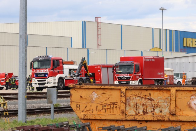 Gefahrstoffeinsatz: Einsatz der Feuerwehr bei Kesselwaggon am Verschiebebahnhof in Wels-Puchberg