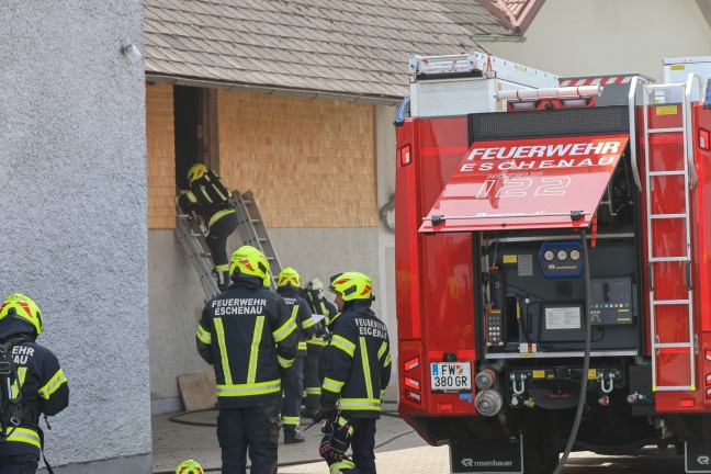 F�nf Feuerwehren bei Brand auf einem Bauernhof in Eschenau im Hausruckkreis im Einsatz