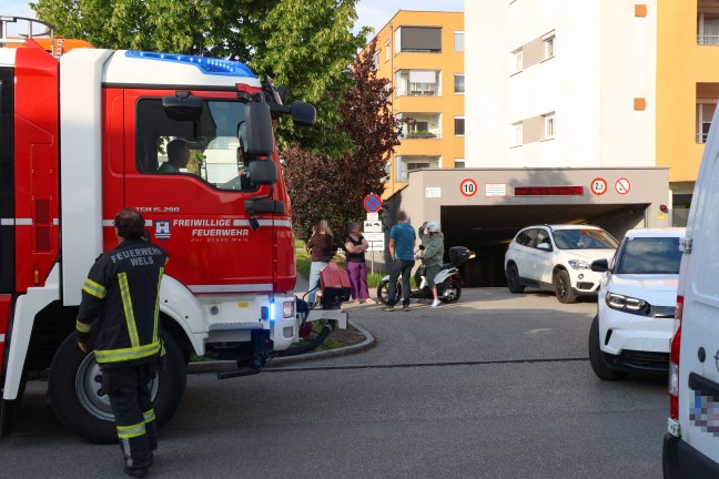 Stau in der Tiefgarage einer Wohnanlage in Wels-Schafwiesen durch Feuerwehr rasch aufgel�st