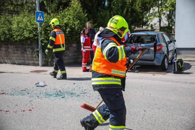 Verkehrsunfall zwischen PKW und Mopedauto in Marchtrenk fordert eine verletzte Person